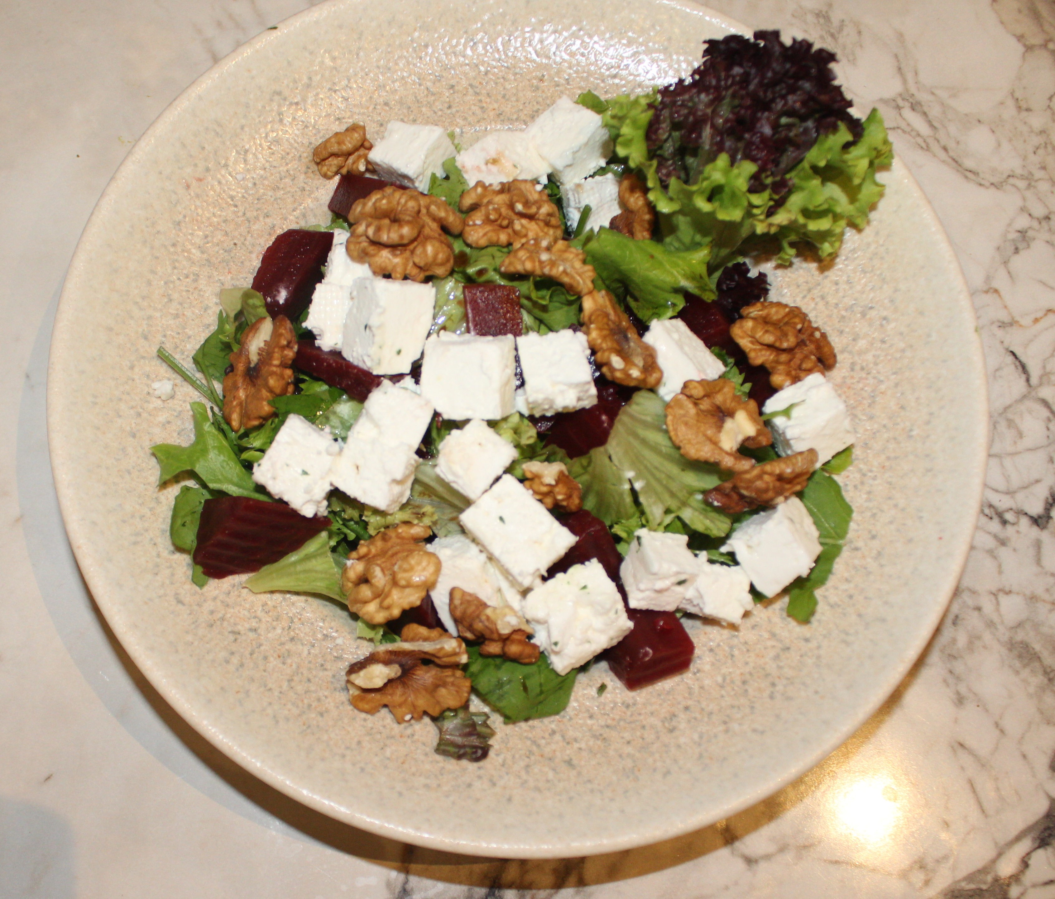 Pancarlı Peynirli Salata
